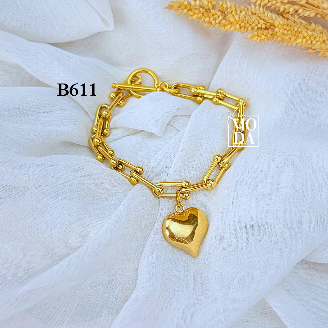 B611-Gold Heart Charm Hardware Bracelet