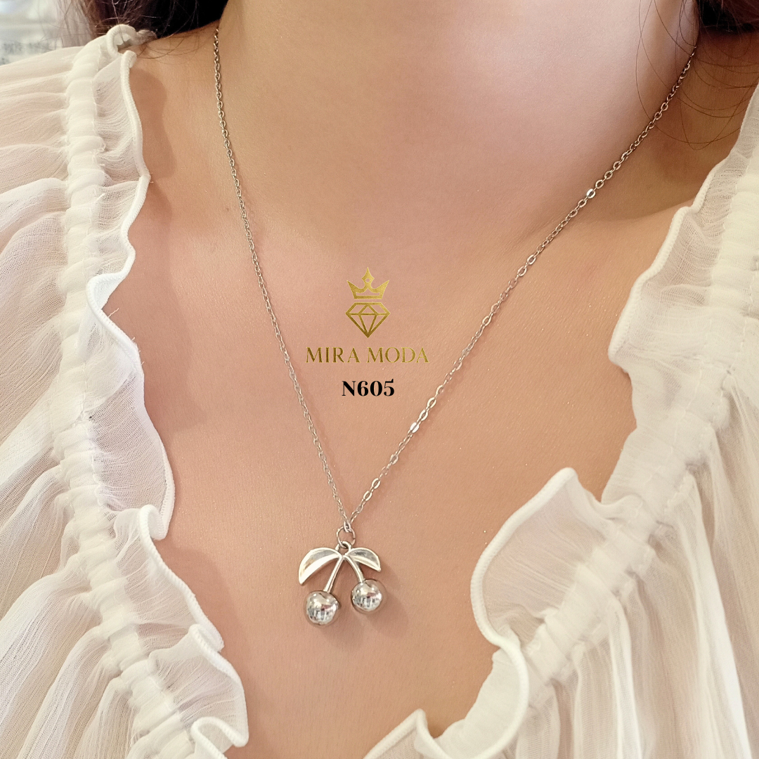 N605W-Lucky Cherry Necklace | MIRA MODA