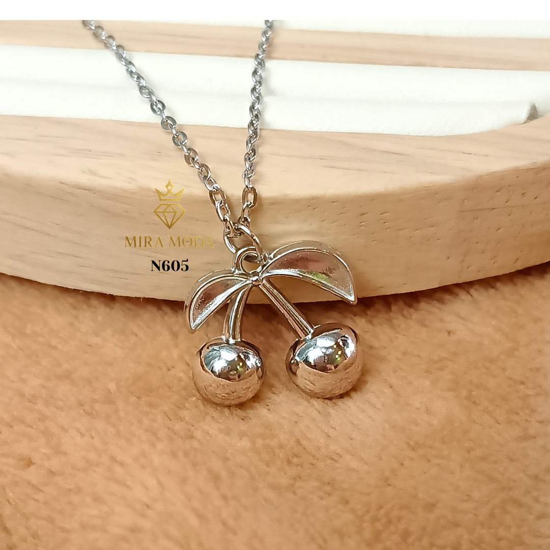 N605W-Lucky Cherry Necklace | MIRA MODA