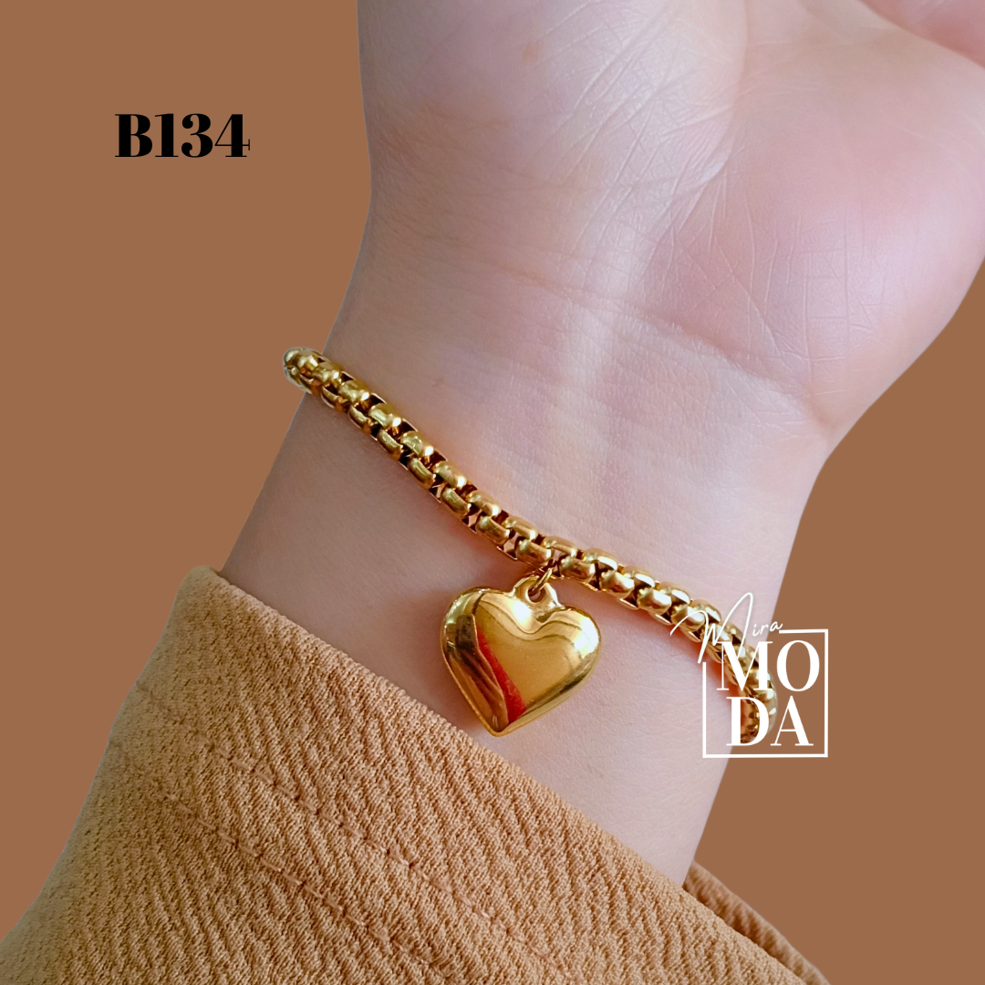 B134-Vintage Heart Charm Bracelet