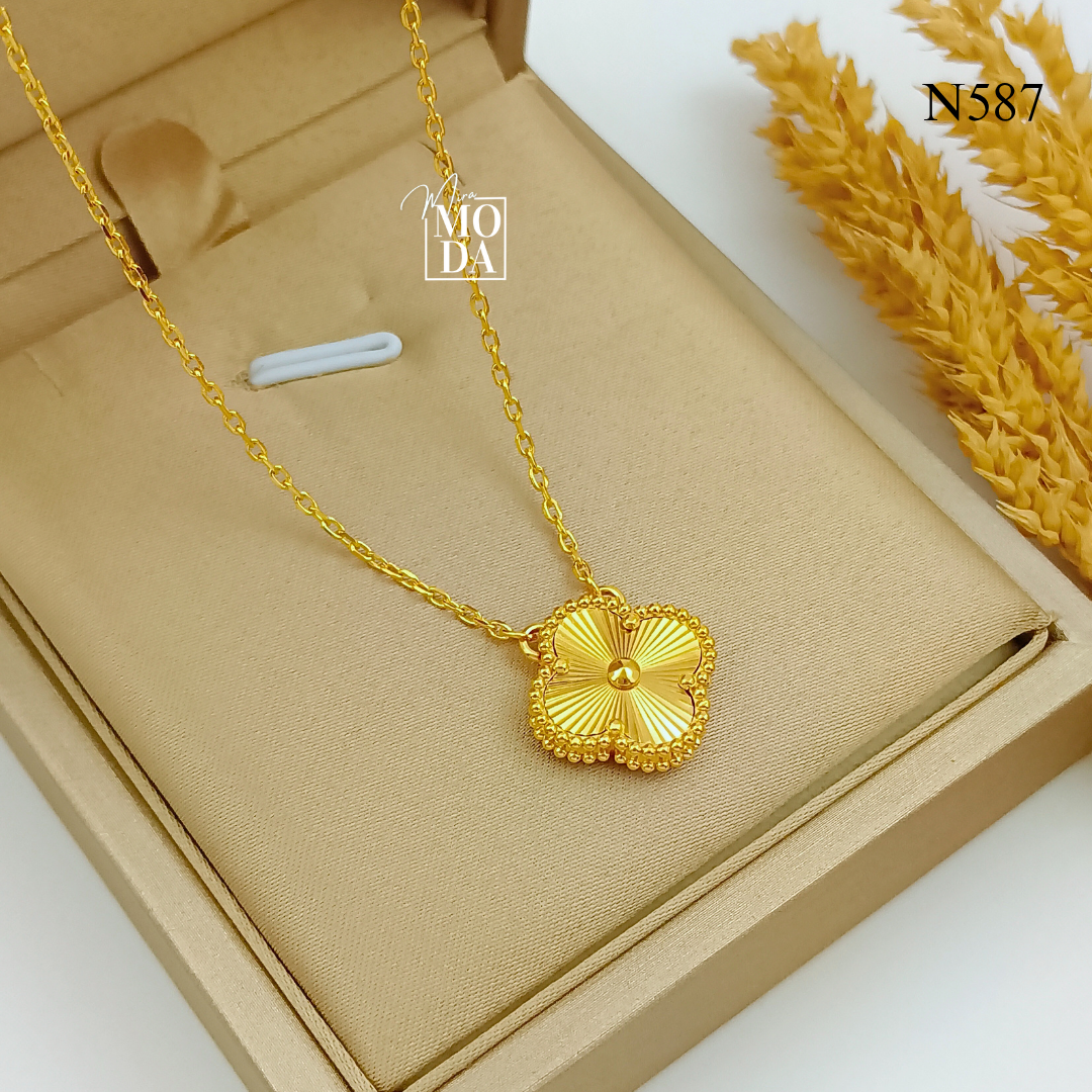 N587-Premium Lucky Clover Necklace | MIRA MODA