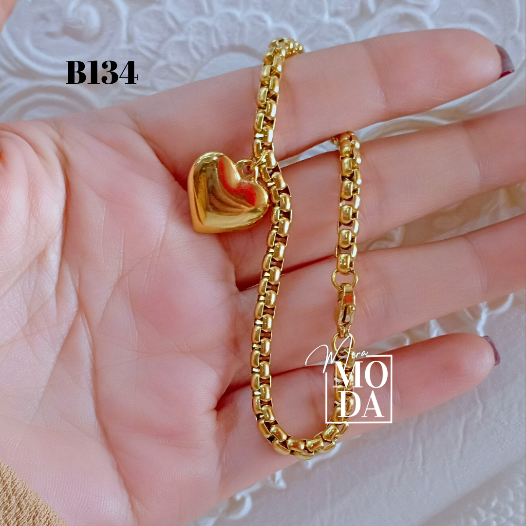 B134-Vintage Heart Charm Bracelet
