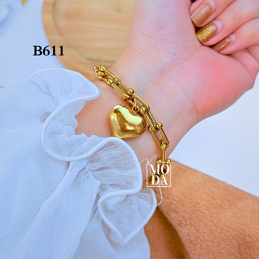 B611-Gold Heart Charm Hardware Bracelet