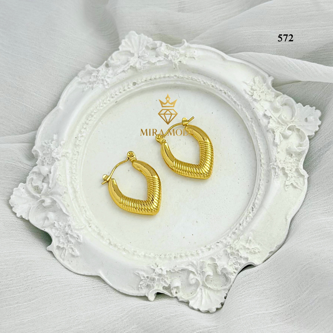 572-Gold Vintage-Style Hoop Earrings  | MIRA MODA