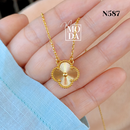 N587-Premium Lucky Clover Necklace | MIRA MODA