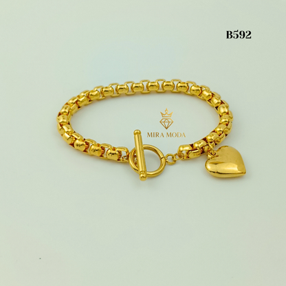 B210 – Tauco Heart Charm Bracelet | MIRA MODA