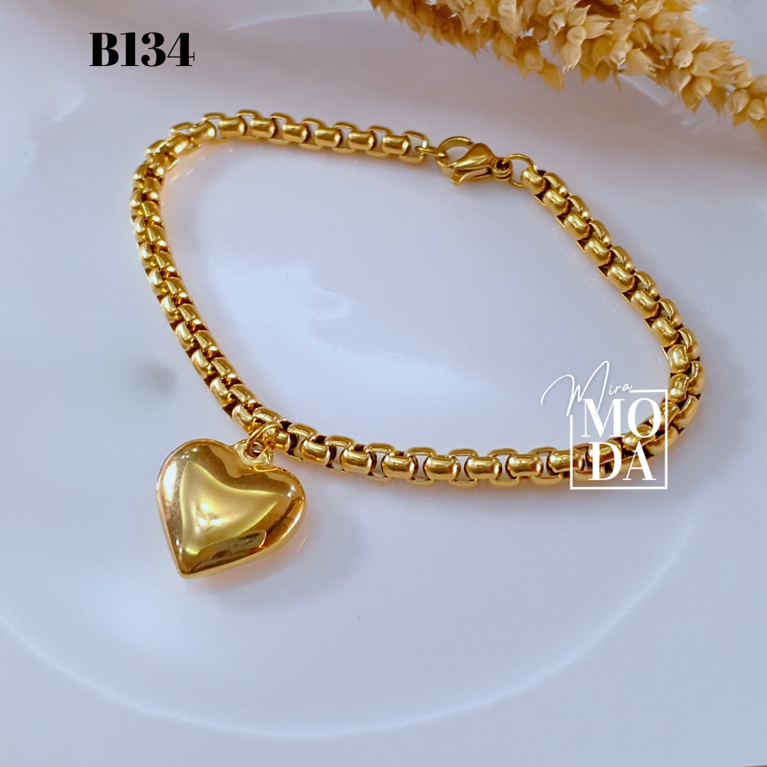 B134-Vintage Heart Charm Bracelet