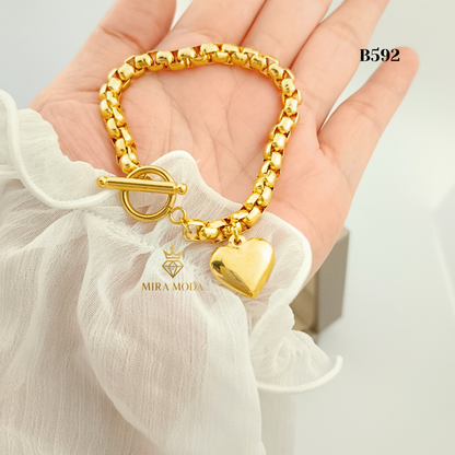 B210 – Tauco Heart Charm Bracelet | MIRA MODA