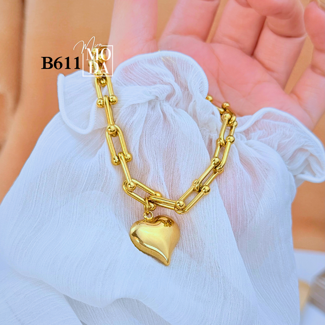 B611-Gold Heart Charm Hardware Bracelet