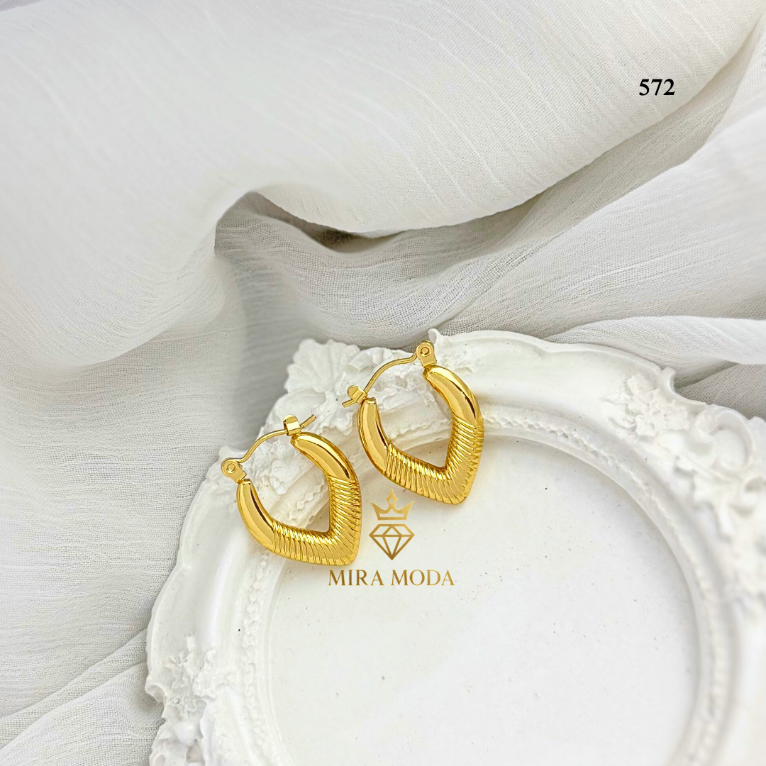 572-Gold Vintage-Style Hoop Earrings  | MIRA MODA