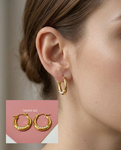 562 Exquisite Hoop with pearls Earrings