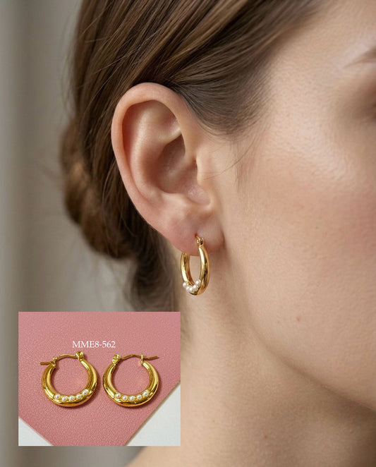 562 Exquisite Hoop with pearls Earrings