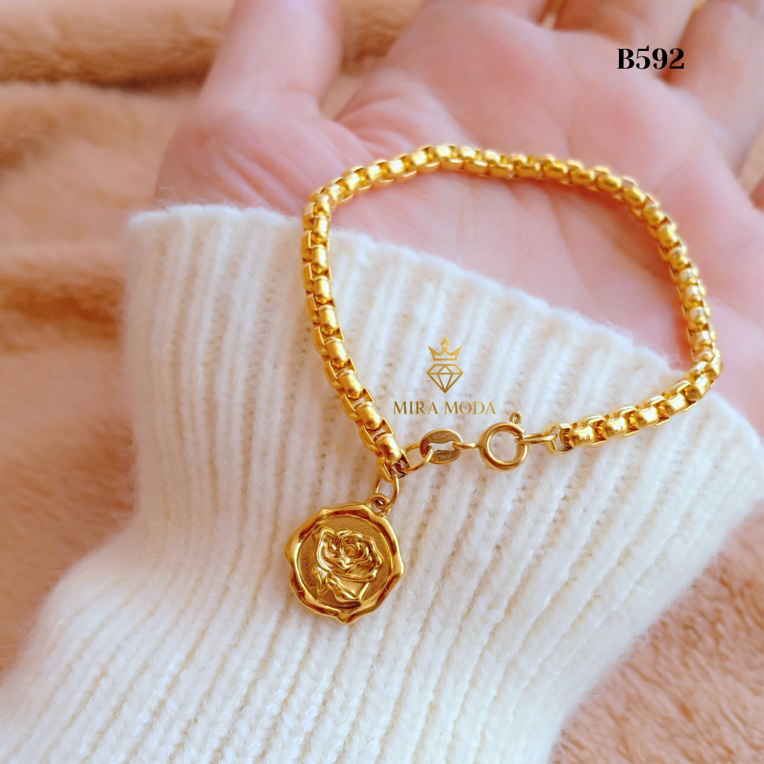 B592 – Lucky Rose Charm Bracelet | MIRA MODA