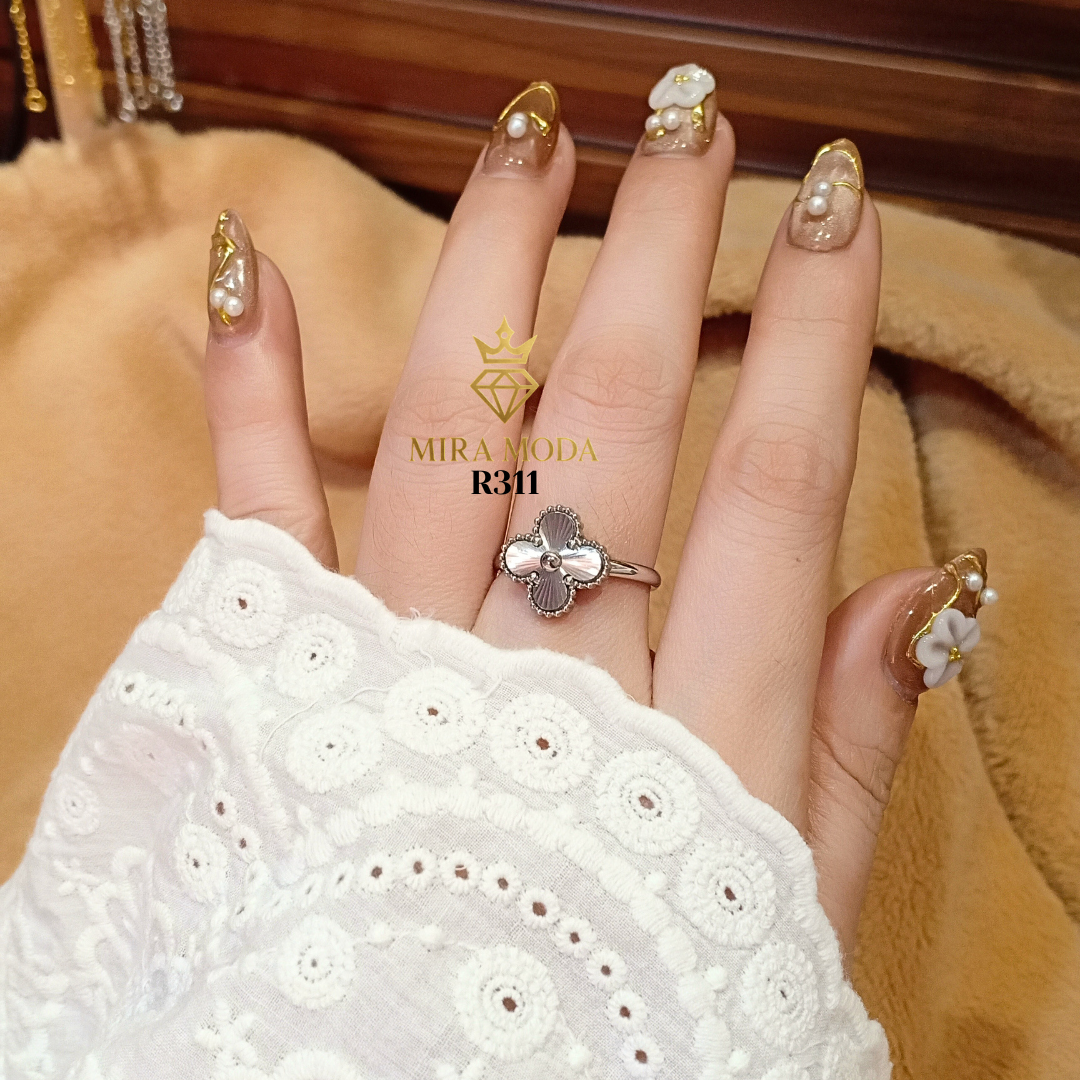 R311 Lucky Clover Ring 14mm| MIRA MODA