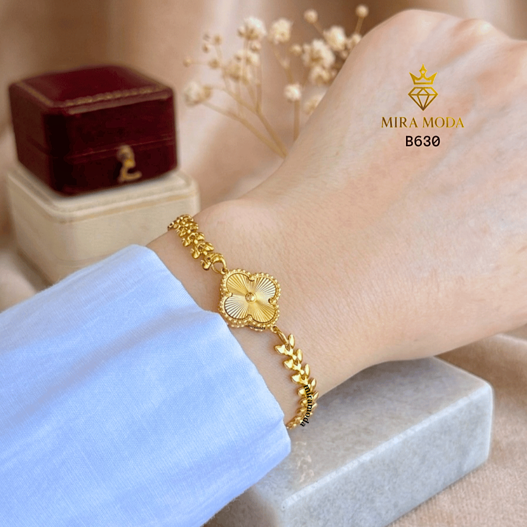 B630 Lucky Flower Bracelet For Men & Women Hypoallergenic Tarnish Resistant