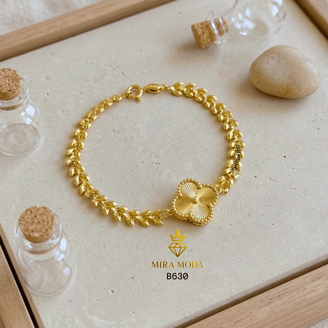 B630 Lucky Flower Bracelet For Men & Women Hypoallergenic Tarnish Resistant