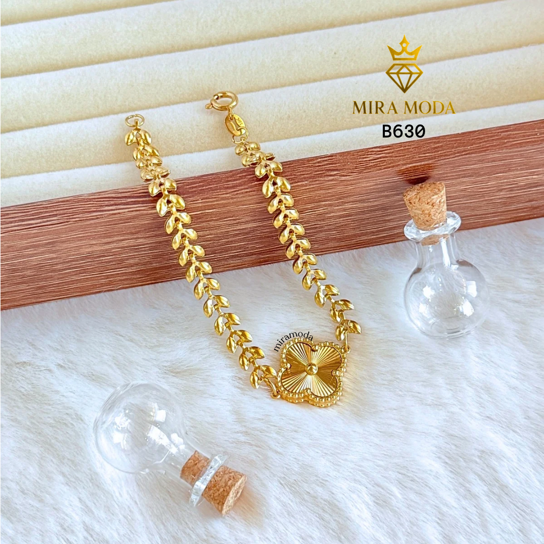 B630 Lucky Flower Bracelet For Men & Women Hypoallergenic Tarnish Resistant