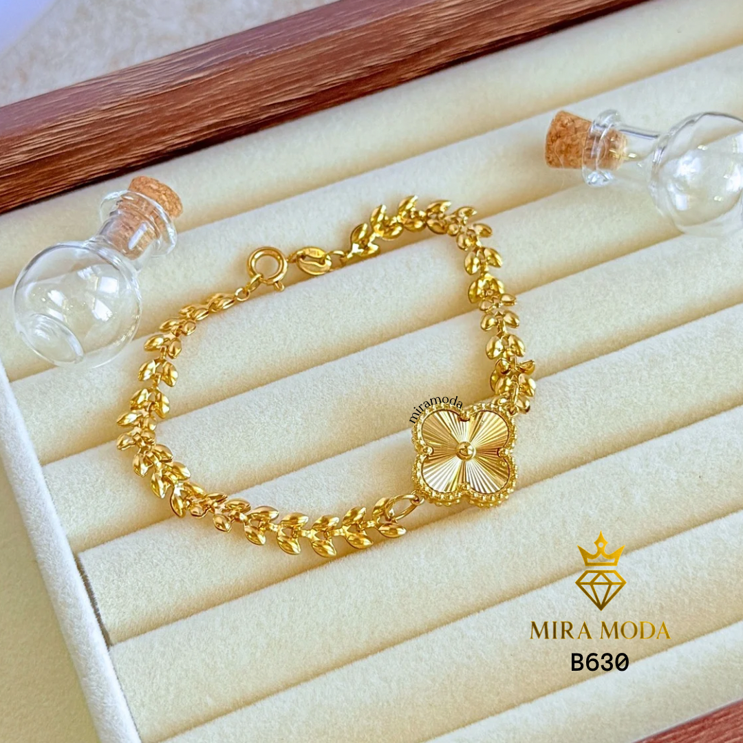 B630 Lucky Flower Bracelet For Men & Women Hypoallergenic Tarnish Resistant