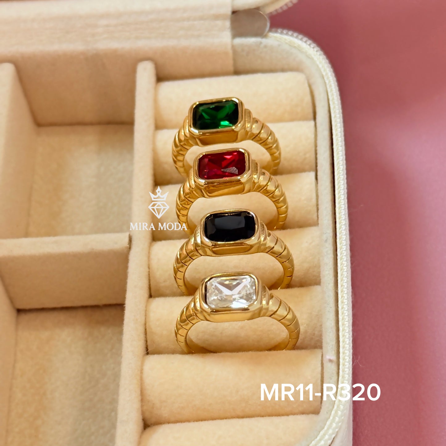 R320 Chunky Gold Signet Ribbed Ring Emerald Cut