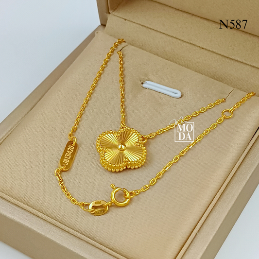 N587-Premium Lucky Clover Necklace | MIRA MODA